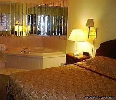 Мотель Caravan Inn Ниагара-Фолс